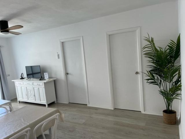 Apartamentos Cana Sofia Cala Llonga  Eksteriør billede