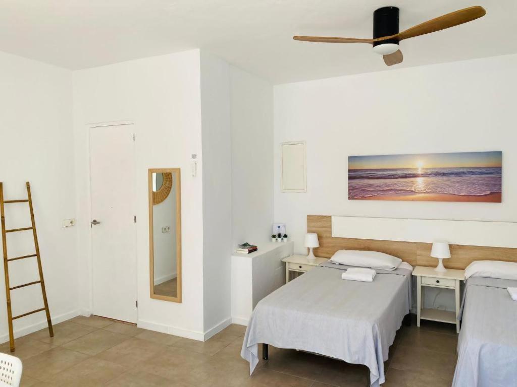 Apartamentos Cana Sofia Cala Llonga  Eksteriør billede